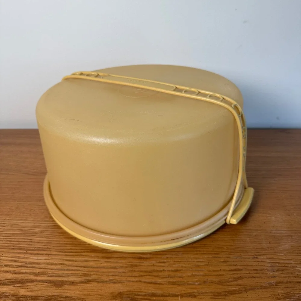 Vintage Tupperware Harvest Gold‎ Cake Taker Carrier 1256-3 Yellow USA Made Retro